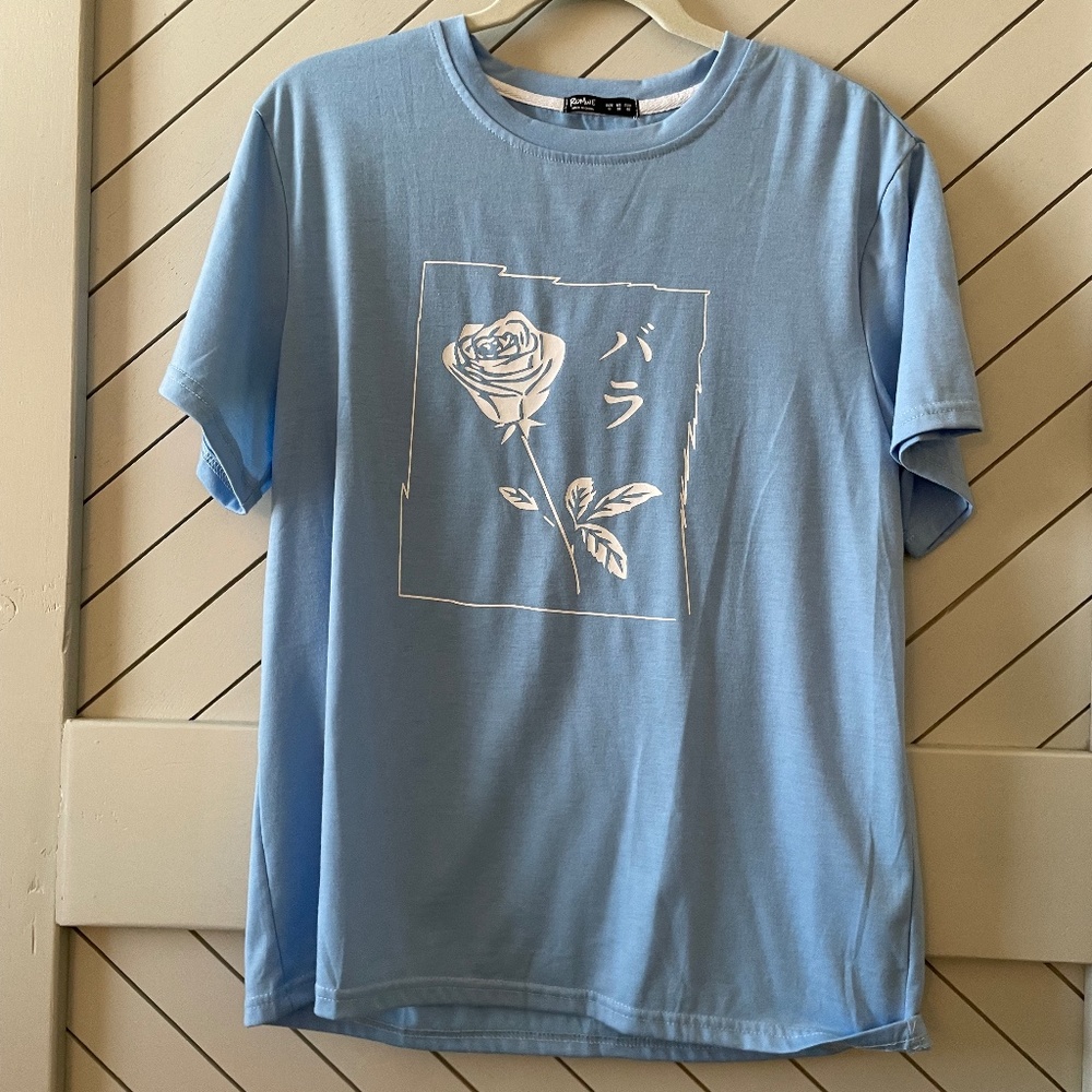 Shien - Blue and White "Rose" Short Sleeve Tee
